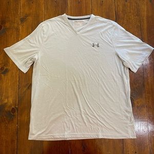 Under Armour HeatGear Shirt White Grey Striped V-Neck Loose Fit Size Large